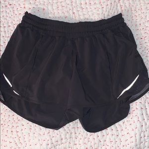 Lulu Lemon Hotty Hot Short 2.5in